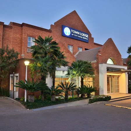 Town Lodge Menlo Park Претория Экстерьер фото