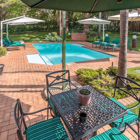 Town Lodge Menlo Park Претория Экстерьер фото