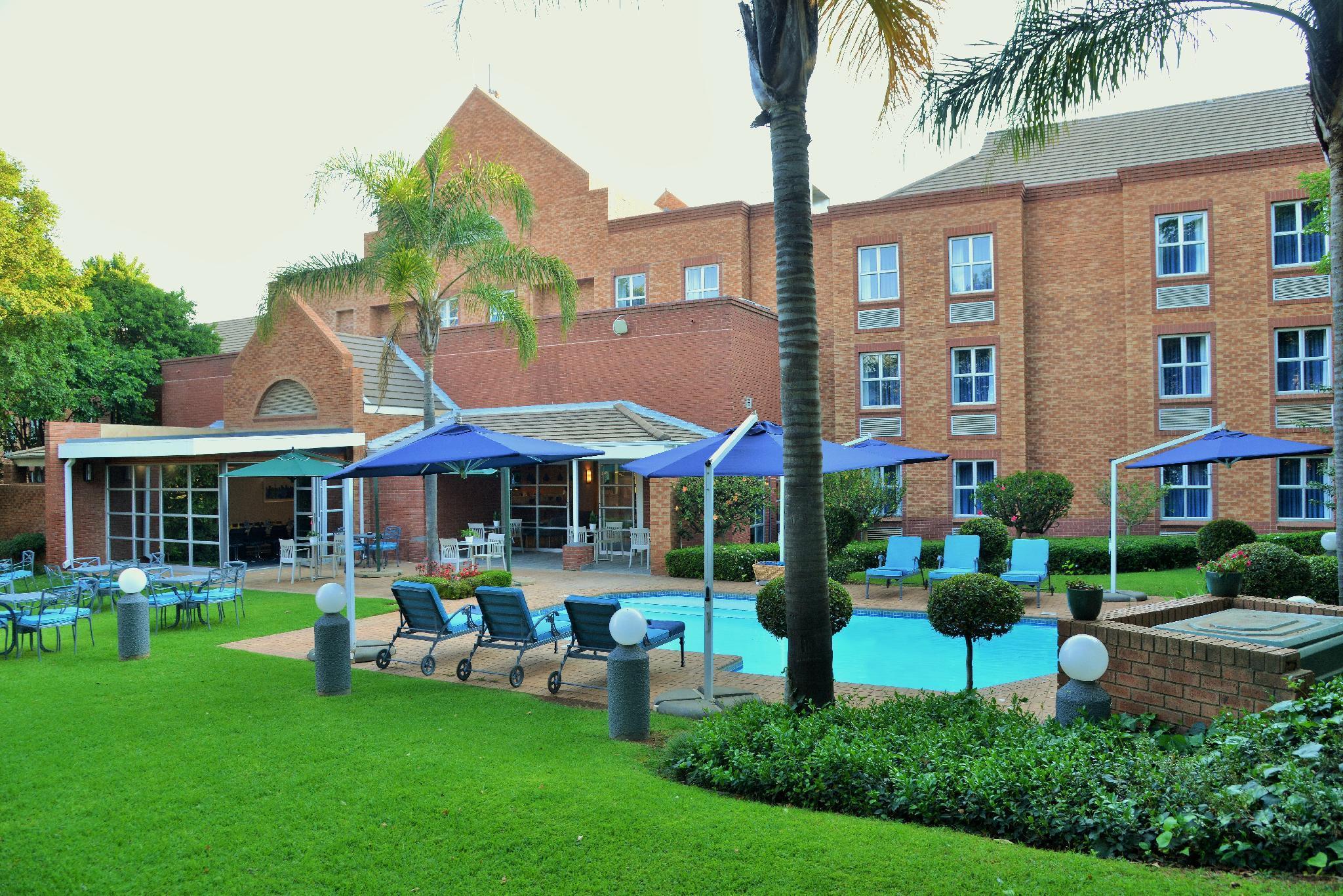 Town Lodge Menlo Park Претория Экстерьер фото